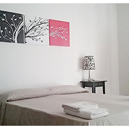 Flamingo B&Bカリアリ 部屋 写真