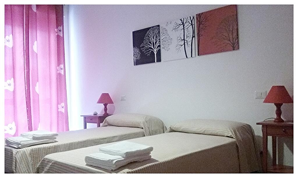 Flamingo B&Bカリアリ 部屋 写真