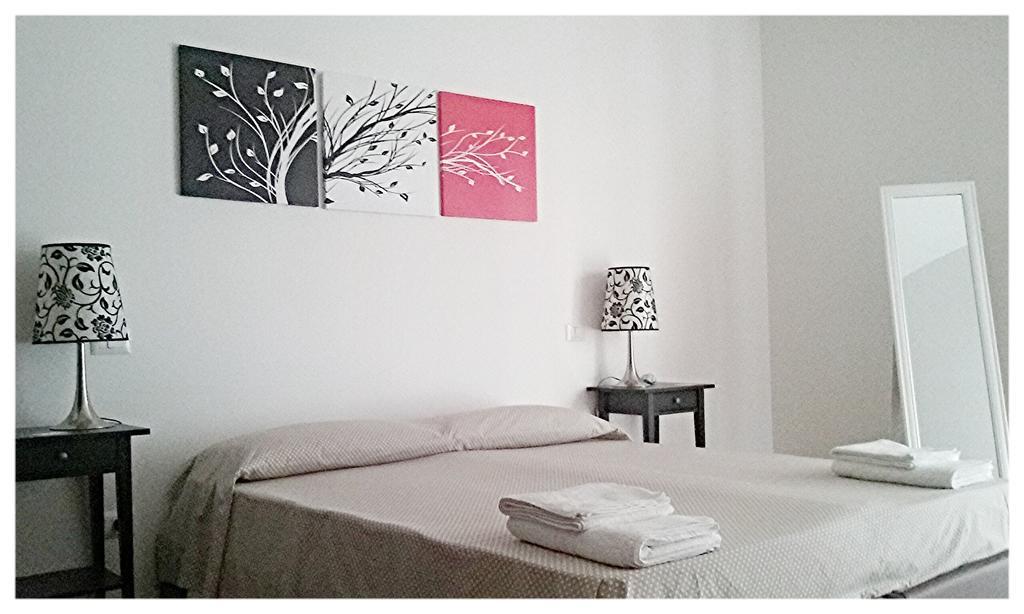 Flamingo B&Bカリアリ 部屋 写真