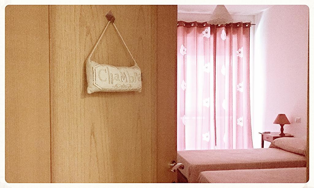 Flamingo B&Bカリアリ 部屋 写真